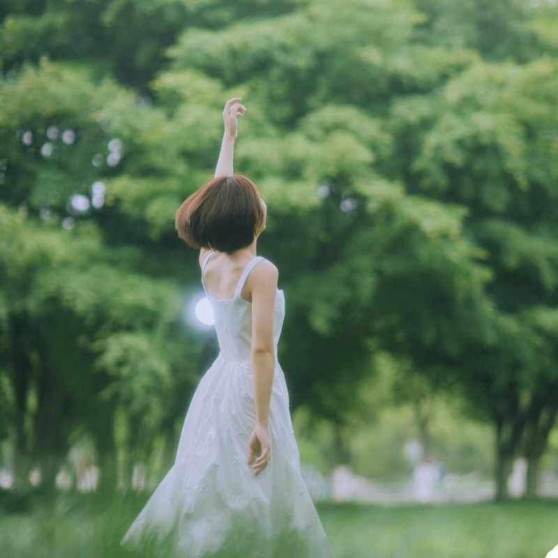 轻轻的，走进盛夏...